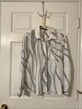 Lulu's White Button-Down Shirt with Black Wavy Stripe Print